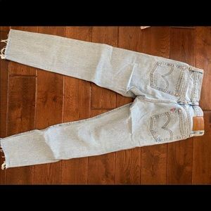 Levi wedgie jeans size 24